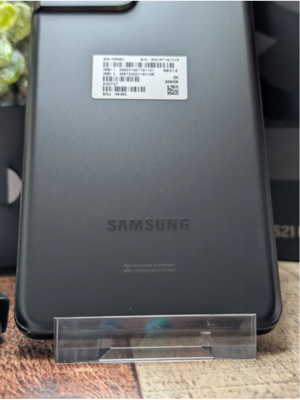 Samsung Galaxy S21 Ultra 256 5G Smartphone Black Cracked Screen Works Great